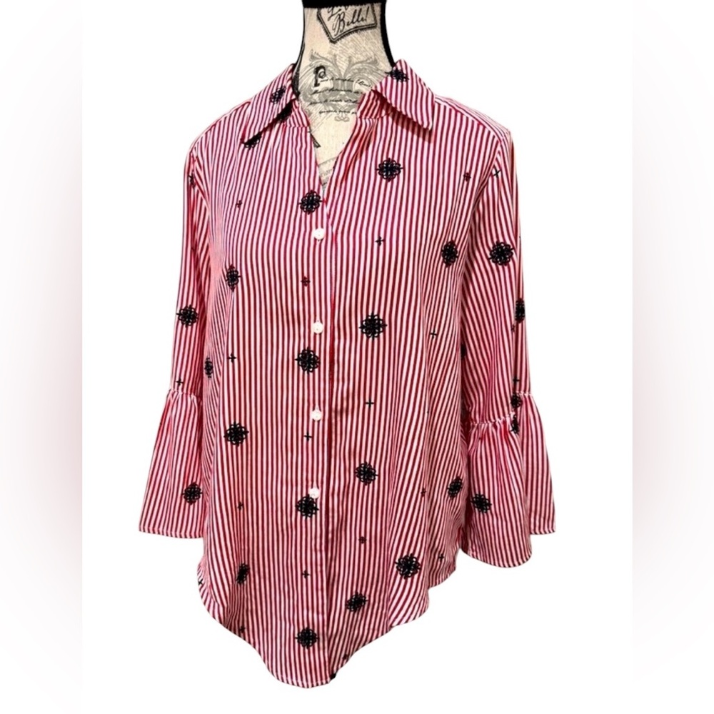 Ruby Rd. Red White and Blue embroidered button down top size Small